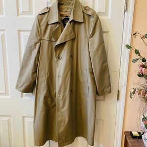 Hart Schaffer & Marc Men’s trench coat 44R